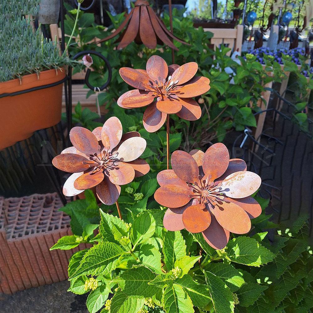 Rustic Metal Flower Garden Stake Yard Art Decor